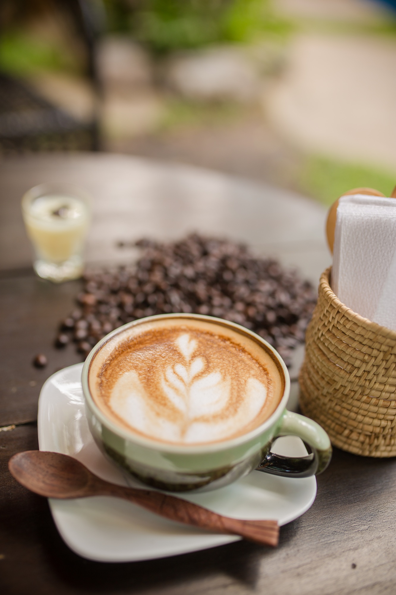 Latte Art coffee with coffee bean